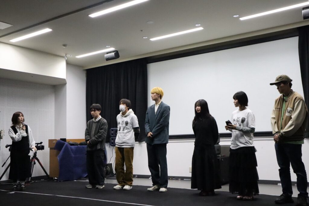 白目のペンギン